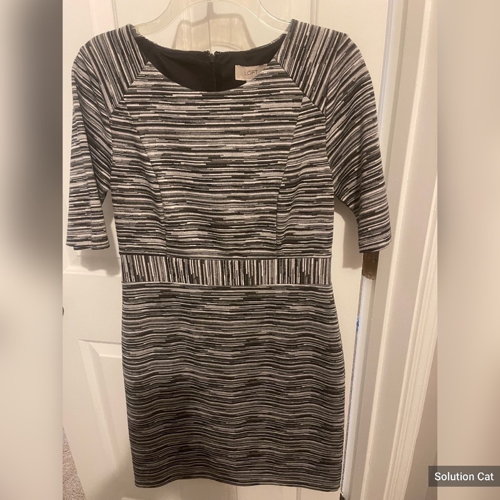 Women Loft size 6 sheath dress